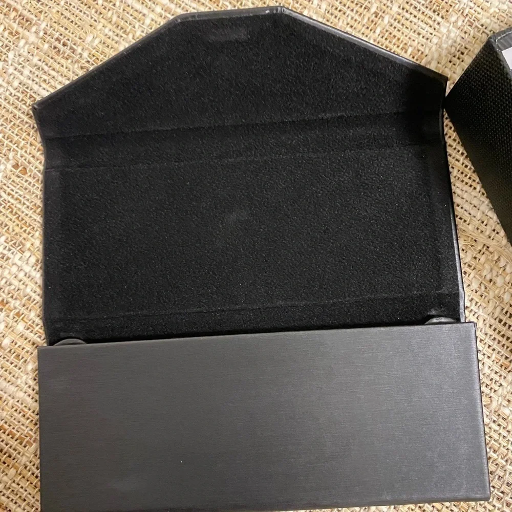 GLASSY FOLDABLE GLASSES CASE AND BOX